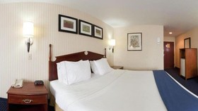 Holiday Inn Express & Suites Wabash