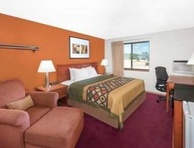 Super 8 by Wyndham Algona