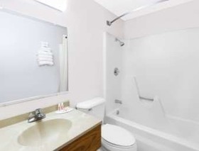 Super 8 by Wyndham Algona