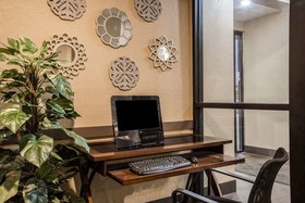 Super 8 by Wyndham Altoona