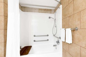 Days Inn by Wyndham Ames