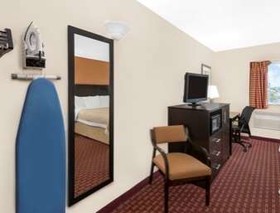 Days Inn by Wyndham Ames