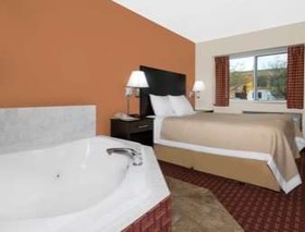 Days Inn by Wyndham Ames