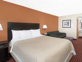 Days Inn by Wyndham Ames