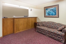 Super 8 by Wyndham Anamosa IA