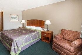 Super 8 by Wyndham Anamosa IA