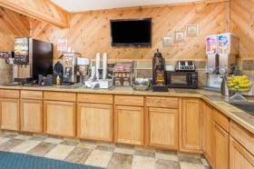 Super 8 by Wyndham Anamosa IA