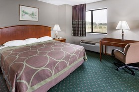 Super 8 by Wyndham Anamosa IA