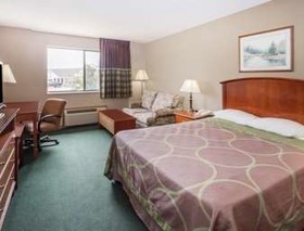 Super 8 by Wyndham Anamosa IA