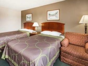 Super 8 by Wyndham Anamosa IA