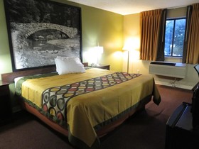 Super 8 by Wyndham Ankeny/Des Moines Area