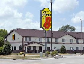 Super 8 by Wyndham Ankeny/Des Moines Area
