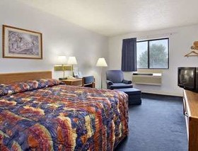 Super 8 by Wyndham Ankeny/Des Moines Area