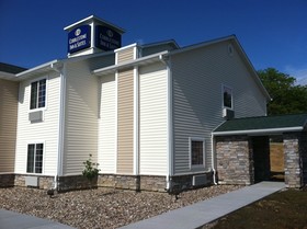 Cobblestone Inn & Suites