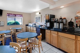 Super 8 by Wyndham Boone