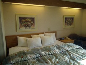 Pleasant Stay Inn & Suites Brooklyn