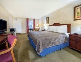 Howard Johnson by Wyndham Burlington