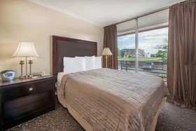 Howard Johnson by Wyndham Burlington