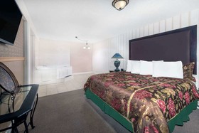 Howard Johnson by Wyndham Burlington