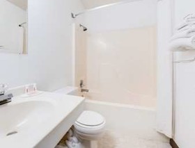 Super 8 by Wyndham Burlington