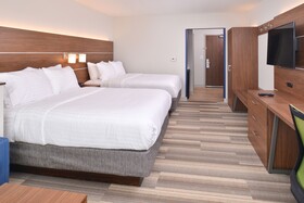 Holiday Inn Express & Suites Omaha Airport