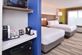 Holiday Inn Express & Suites Omaha Airport