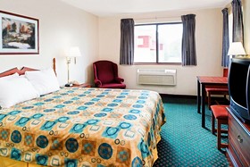 Super 8 by Wyndham Omaha Eppley Airport/Carter Lake