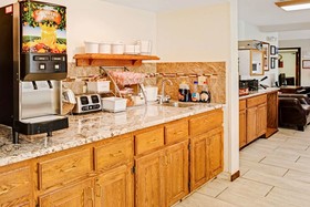 Super 8 by Wyndham Omaha Eppley Airport/Carter Lake