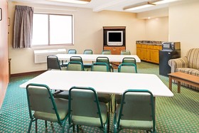 Super 8 by Wyndham Omaha Eppley Airport/Carter Lake