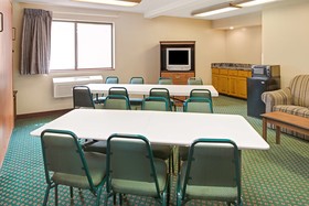 Super 8 by Wyndham Omaha Eppley Airport/Carter Lake