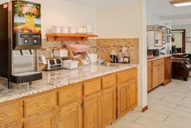 Super 8 by Wyndham Omaha Eppley Airport/Carter Lake