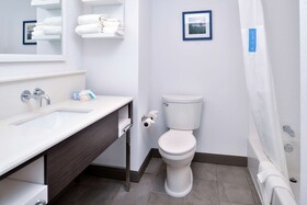 Hampton Inn Cedar Falls Downtown