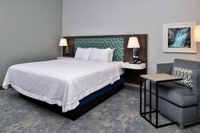 Hampton Inn Cedar Falls Downtown