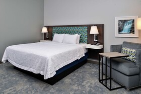 Hampton Inn Cedar Falls Downtown