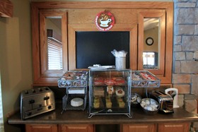 AmericInn by Wyndham Cedar Rapids