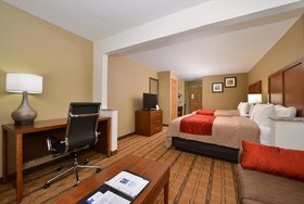 Comfort Inn & Suites Cedar Rapids North - Collins Road