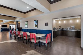 Comfort Inn & Suites Cedar Rapids CID Eastern Iowa Airport