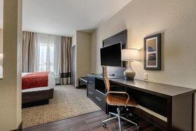 Comfort Inn & Suites Cedar Rapids CID Eastern Iowa Airport