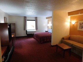 Days Inn & Suites by Wyndham Cedar Rapids