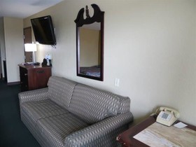 American Inn Cedar Rapids South