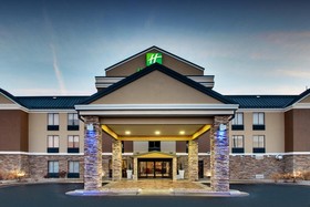 Holiday Inn Express & Suites Cedar Rapids I-380 @ 33rd Avenue