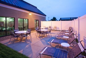 Holiday Inn Express Cedar Rapids (Collins Road)