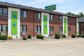 Ramada by Wyndham Cedar Rapids South