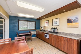 Motel 6 Cedar Rapids - Airport