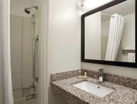 Super 8 by Wyndham Cedar Rapids