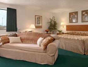 Super 8 by Wyndham Cedar Rapids