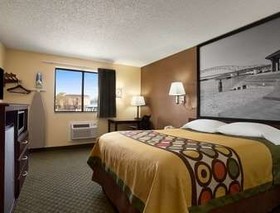 Super 8 by Wyndham Cedar Rapids