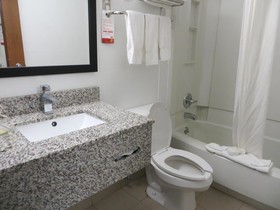 Super 8 by Wyndham Cedar Rapids