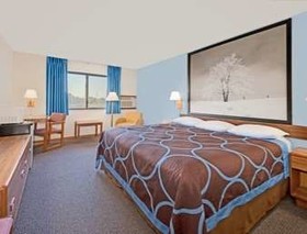 Super 8 by Wyndham Centerville