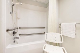 Super 8 by Wyndham Centerville